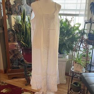 Chic White Embroidered Button Front Nightgown Lingerie Size XL